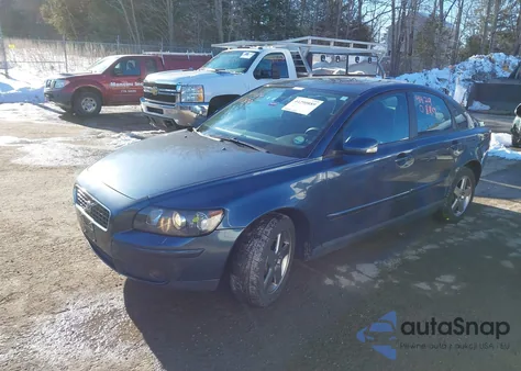 2006 Volvo S40 T5 z USA, uszkodzony, nr VIN YV1MH682662175976